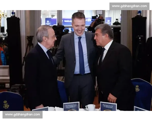 德比失利后，拉波尔塔现身体育城重申支持